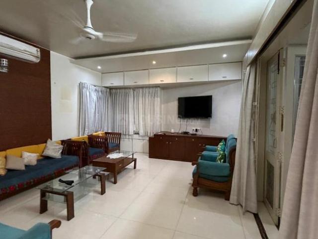 2 BHK Apartment in Koregaon Park for rent Pune. The reference number is 20908950