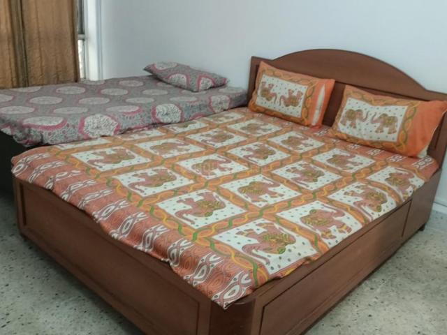 2 BHK Apartment in Koregaon Park for resale Pune. The reference number is 19317802