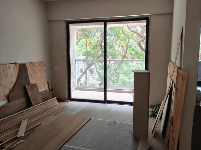 2 BHK Apartment in Koregaon Park for resale Pune. The reference number is 20302495