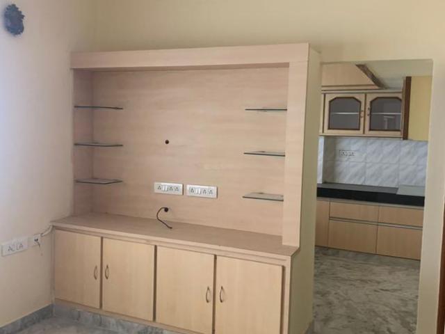 2 BHK Apartment in Kavadiguda for rent Hyderabad. The reference number is 18283290