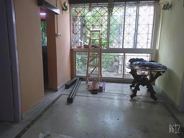 2 BHK Apartment in Kalighat for resale Kolkata. The reference number is 8380024