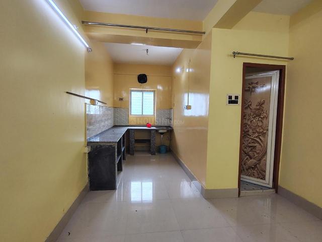 2 BHK Apartment in Kalikapur, EM Bypass for rent Kolkata. The reference number is 20568239