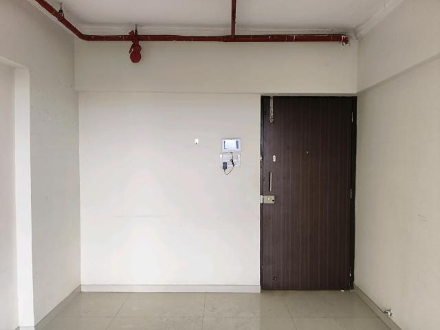 2 BHK Apartment in Kalyan West for resale Kalyan. The reference number is 17806393