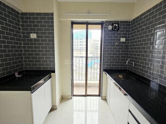 2 BHK Apartment in Kalyan West for resale Kalyan. The reference number is 18185531
