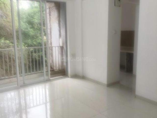 2 BHK Apartment in Kalyan West for resale Kalyan. The reference number is 18194818