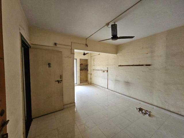 2 BHK Apartment in Kalyan West for resale Kalyan. The reference number is 19788112