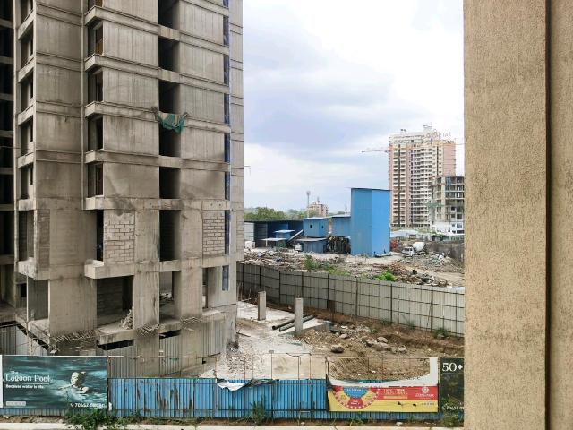 2 BHK Apartment in Kalyan West for resale Kalyan. The reference number is 19828316