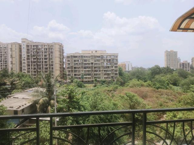 2 BHK Apartment in Kalyan West for resale Kalyan. The reference number is 19244157