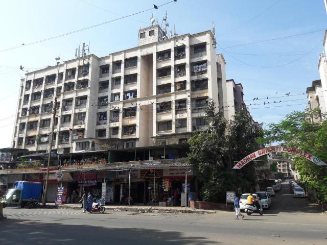 2 BHK Apartment in Kalyan West for resale Kalyan. The reference number is 20976782