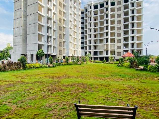 2 BHK Apartment in Kalyan West for resale Kalyan. The reference number is 20998069