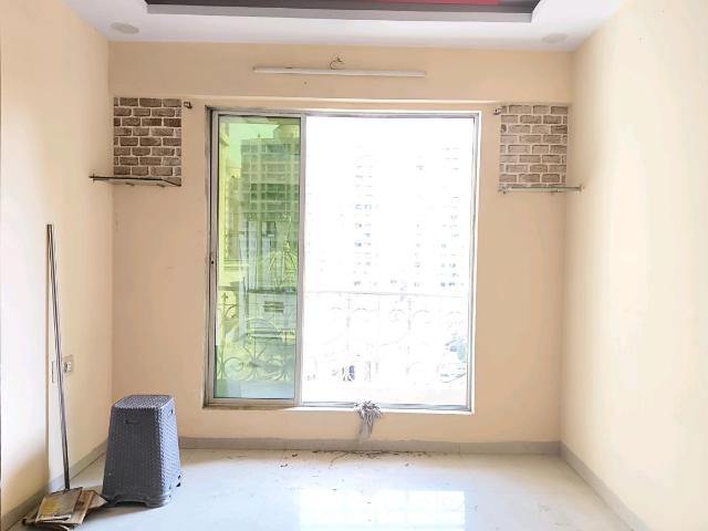 2 BHK Apartment in Kalyan West for resale Kalyan. The reference number is 20270114