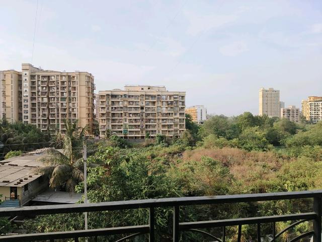 2 BHK Apartment in Kalyan West for resale Kalyan. The reference number is 20270149