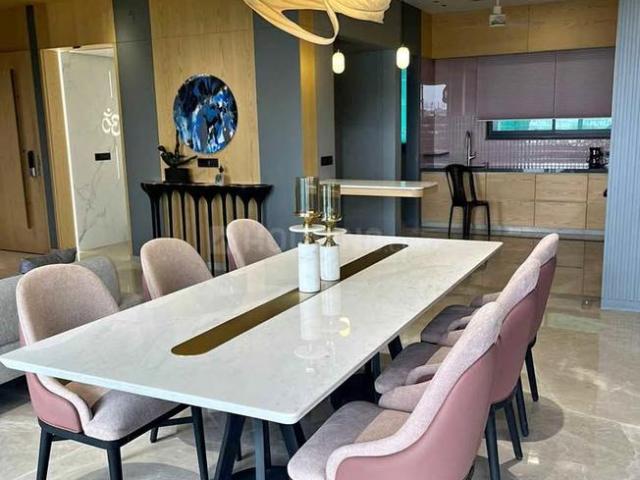 2 BHK Apartment in Kalyani Nagar for resale Pune. The reference number is 20832538