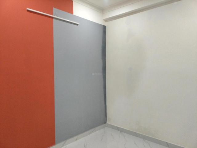 2 BHK Apartment in Kambakshpur for resale Noida. The reference number is 20167397