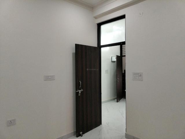 2 BHK Apartment in Kambakshpur for resale Noida. The reference number is 20185048