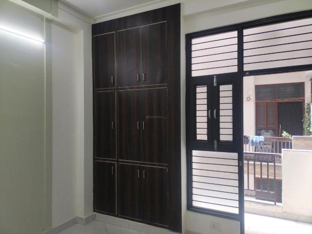 2 BHK Apartment in Kambakshpur for resale Noida. The reference number is 20695723