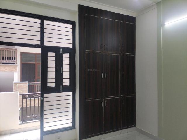 2 BHK Apartment in Kambakshpur for resale Noida. The reference number is 20719880
