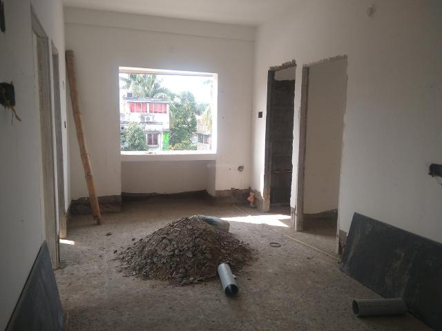 2 BHK Apartment in Kamdahari for resale Kolkata. The reference number is 6828752