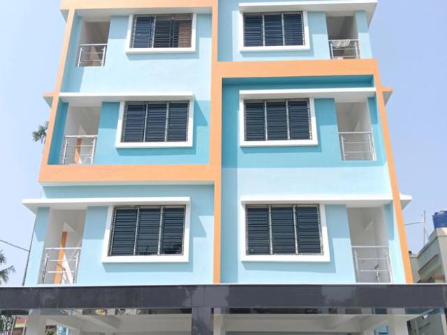 2 BHK Apartment in Kamdahari for resale Kolkata. The reference number is 19797971