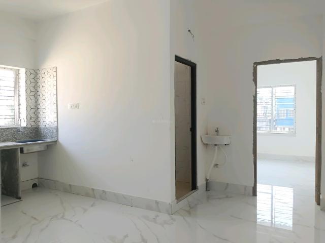 2 BHK Apartment in Kamdahari for resale Kolkata. The reference number is 19817211