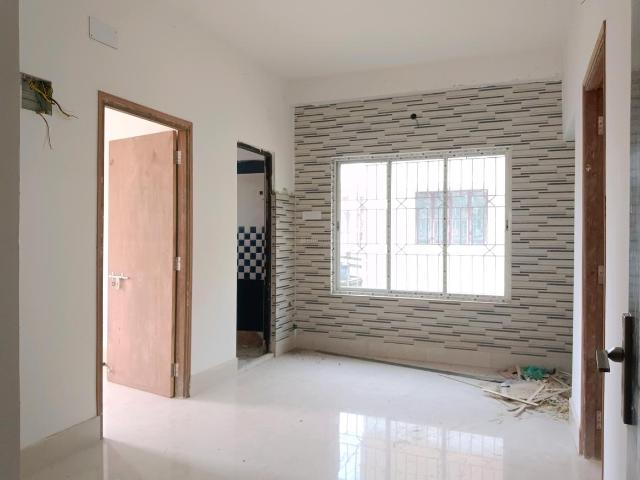 2 BHK Apartment in Kamdahari for resale Kolkata. The reference number is 19968838