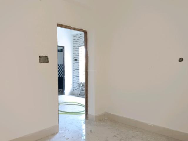 2 BHK Apartment in Kamdahari for resale Kolkata. The reference number is 19968994