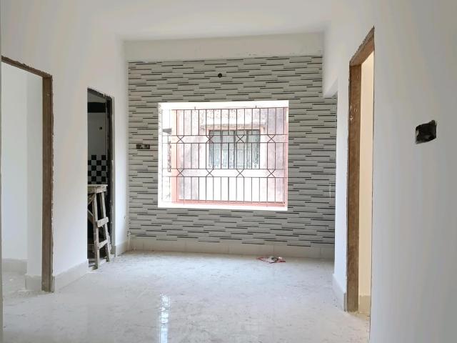 2 BHK Apartment in Kamdahari for resale Kolkata. The reference number is 19968905