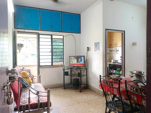 2 BHK Apartment in Kamdahari for resale Kolkata. The reference number is 20956445