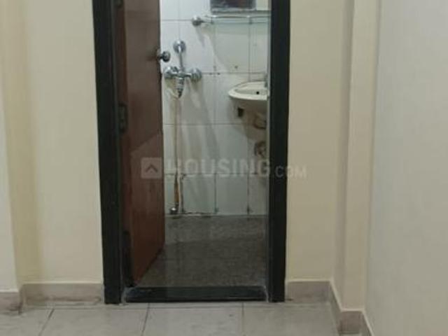 2 BHK Apartment in Kandivali East for rent Mumbai. The reference number is 15728027
