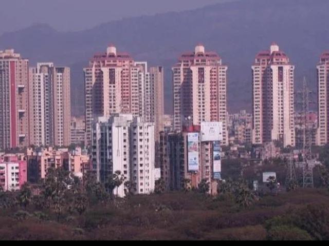2 BHK Apartment in Kandivali East for rent Mumbai. The reference number is 18300330