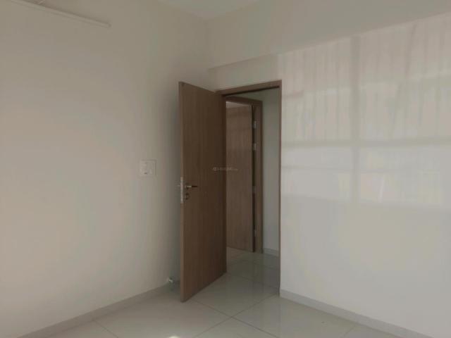 2 BHK Apartment in Kandivali East for rent Mumbai. The reference number is 18430468