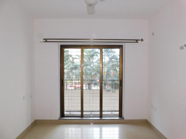 2 BHK Apartment in Kandivali East for rent Mumbai. The reference number is 18447492