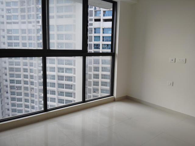 2 BHK Apartment in Kandivali East for rent Mumbai. The reference number is 18860081