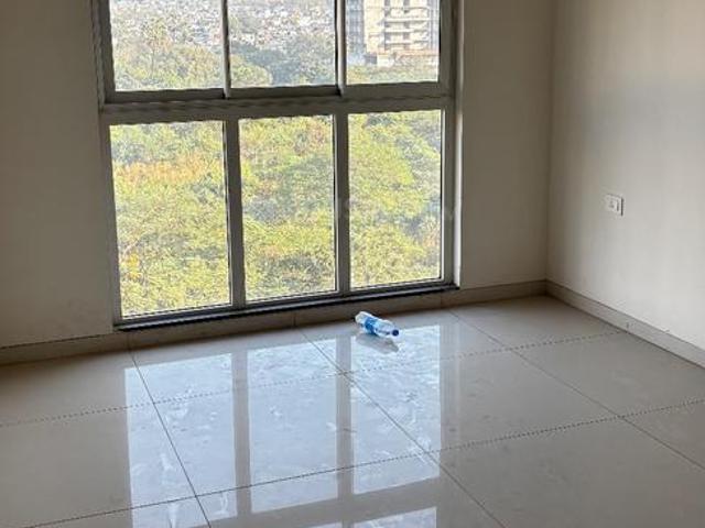 2 BHK Apartment in Kandivali East for rent Mumbai. The reference number is 19104417