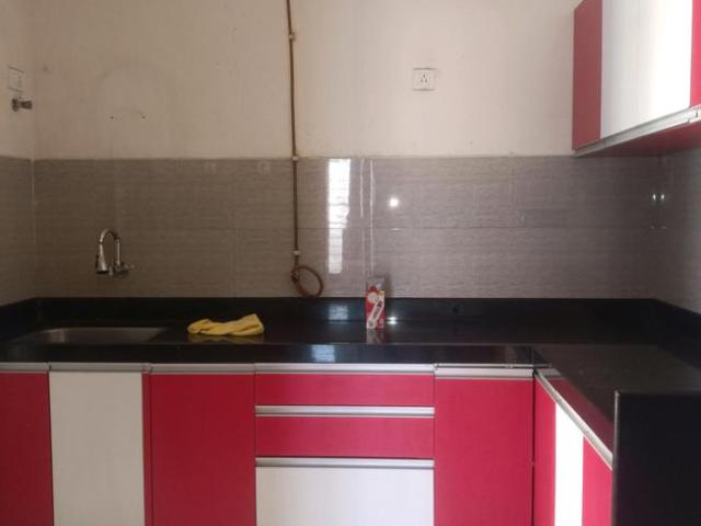 2 BHK Apartment in Kandivali East for rent Mumbai. The reference number is 19122180