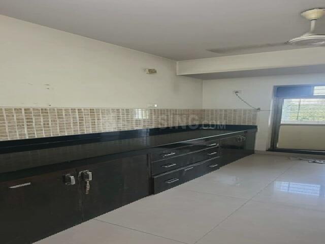 2 BHK Apartment in Kandivali East for rent Mumbai. The reference number is 19331495