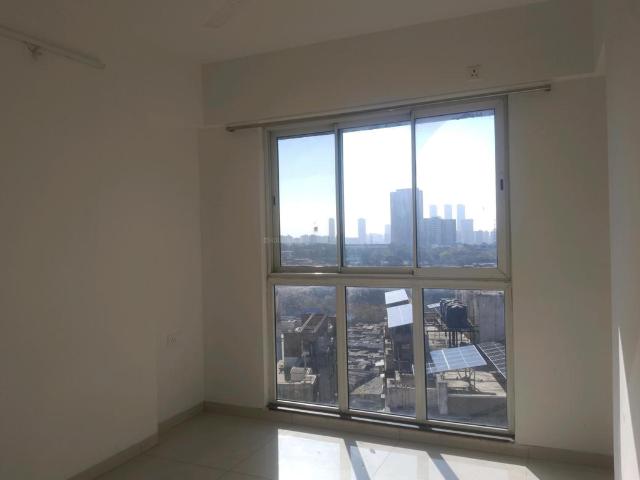 2 BHK Apartment in Kandivali East for rent Mumbai. The reference number is 19425890