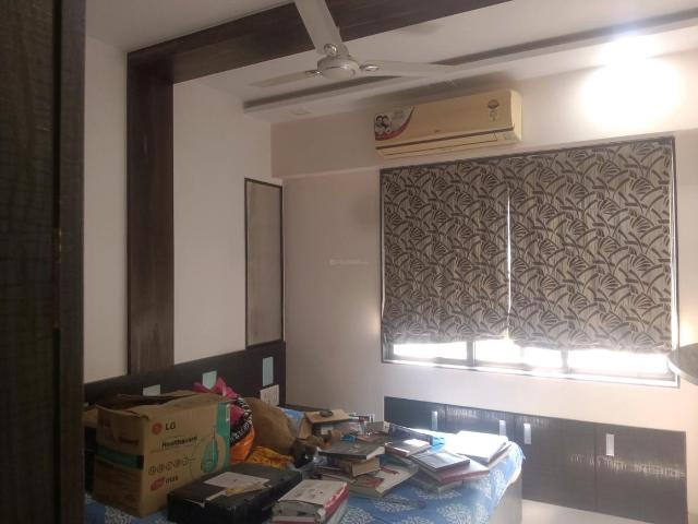 2 BHK Apartment in Kandivali East for rent Mumbai. The reference number is 19784180