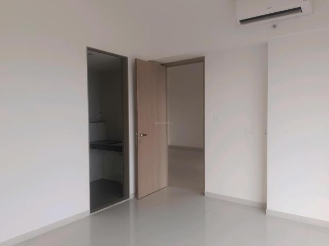 2 BHK Apartment in Kandivali East for rent Mumbai. The reference number is 20167251