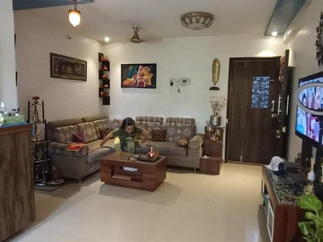 2 BHK Apartment in Kandivali East for rent Mumbai. The reference number is 20301803