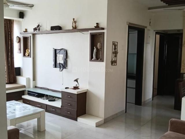 2 BHK Apartment in Kandivali East for rent Mumbai. The reference number is 20363807