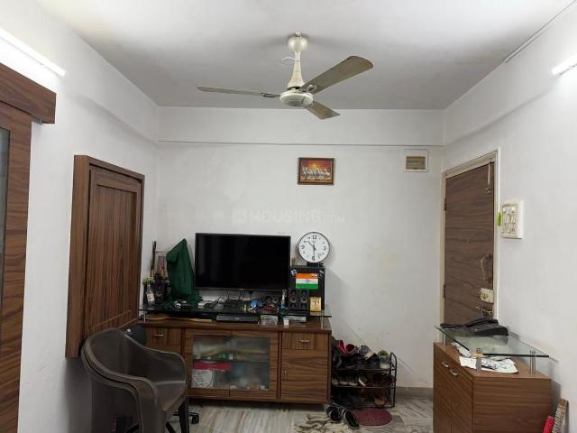 2 BHK Apartment in Kandivali East for rent Mumbai. The reference number is 20371710