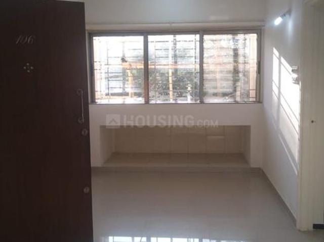 2 BHK Apartment in Kandivali East for rent Mumbai. The reference number is 20571398