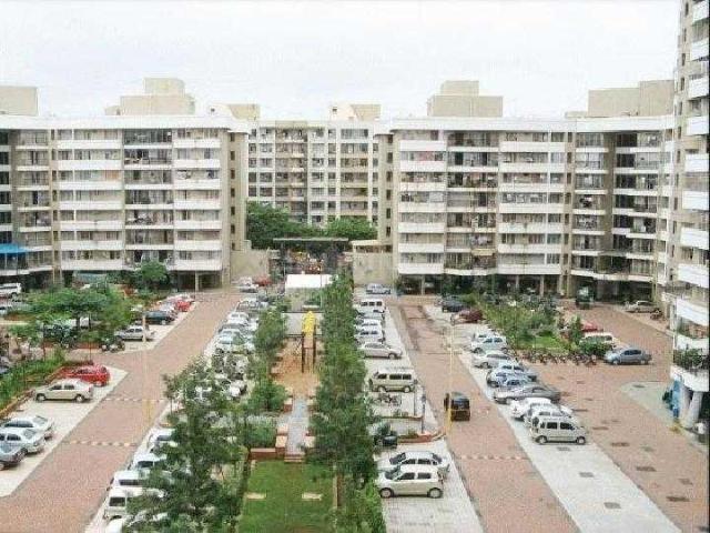 2 BHK Apartment in Kandivali East for rent Mumbai. The reference number is 20743293