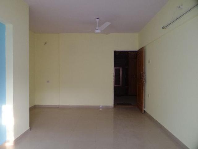 2 BHK Apartment in Kandivali East for rent Mumbai. The reference number is 2096997
