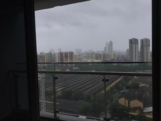 2 BHK Apartment in Kandivali East for rent Mumbai. The reference number is 21011918