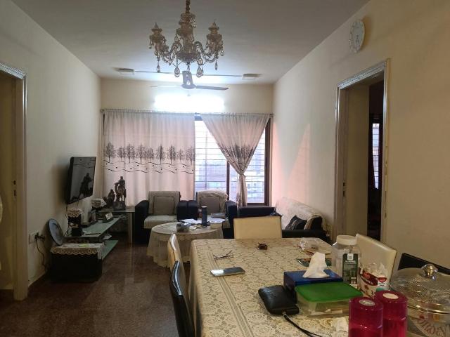 2 BHK Apartment in Kandivali East for resale Mumbai. The reference number is 16455558