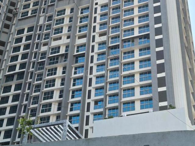 2 BHK Apartment in Kandivali East for resale Mumbai. The reference number is 18472631