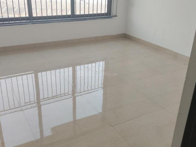 2 BHK Apartment in Kandivali East for resale Mumbai. The reference number is 18483862