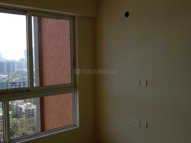 2 BHK Apartment in Kandivali East for resale Mumbai. The reference number is 18700261